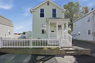 31 Bunker Hill Ave, Lowell, MA 01850 - Photo 1