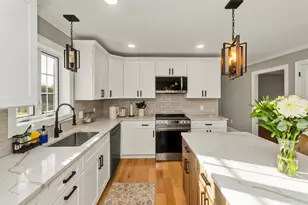 42 East St, Granby, MA 01033 - Photo 15