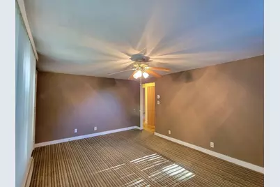 103 Elm Street, Leominster, MA 01453 - Photo 9