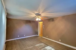 103 Elm St, Leominster, MA 01453 - Photo 9