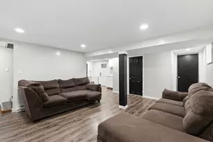 1239 Salem St, Malden, MA 02148 - Photo 17