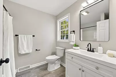 54 Agnes St, Springfield, MA 01118 - Photo 9