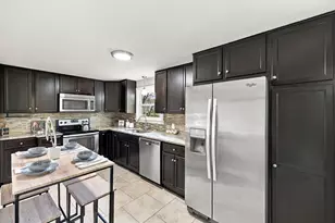 186 Sikes Ave, West Springfield, MA 01089 - Photo 7