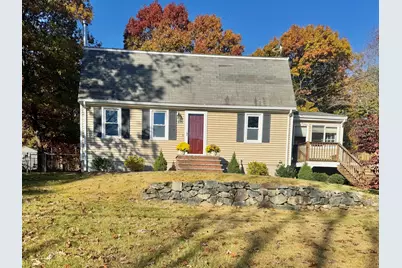 559 Chestnut St, Franklin, MA 02038 - Photo 1