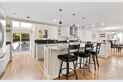 8 Walsh Ave, Stoneham, MA 02180 - Photo 5