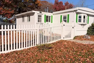 8 Presidential Cir, Warren, MA 01083 - Photo 1