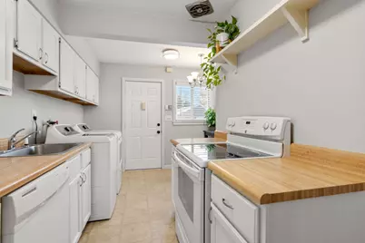 211 Horseshoe Dr #211, Chicopee, MA 01022 - Photo 3