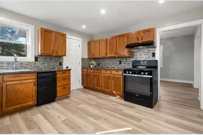 133 Grattan St, Chicopee, MA 01020 - Photo 5
