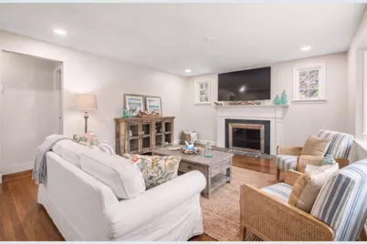 175 Oak St, Franklin, MA 02038 - Photo 5