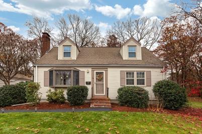 25 Crestwood Cir, Norwood, MA 02062 - Photo 1
