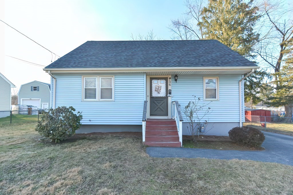 734 Rathbun St, Blackstone, MA 01504 - MLS 72932913 - Coldwell Banker