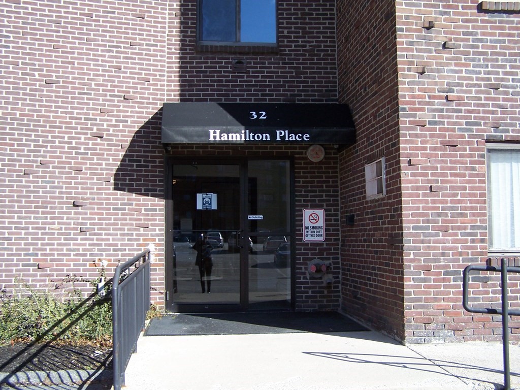P-Line  Hamilton Place