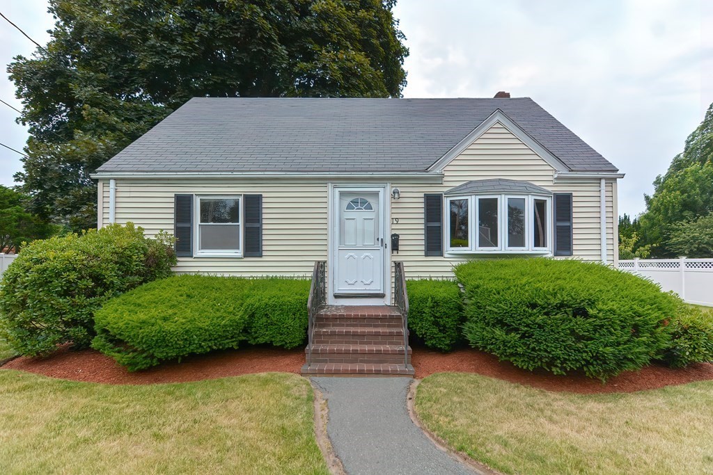 19 Violet Rd, Peabody, MA 01960 MLS 73005229 Coldwell Banker
