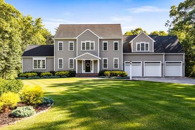 2 Heather Hills Ln, Lakeville, MA 02347 - Photo 1