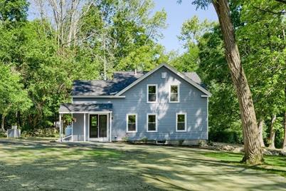 4 Potter Village Cross Rd, Charlton, MA 01507 - Photo 1