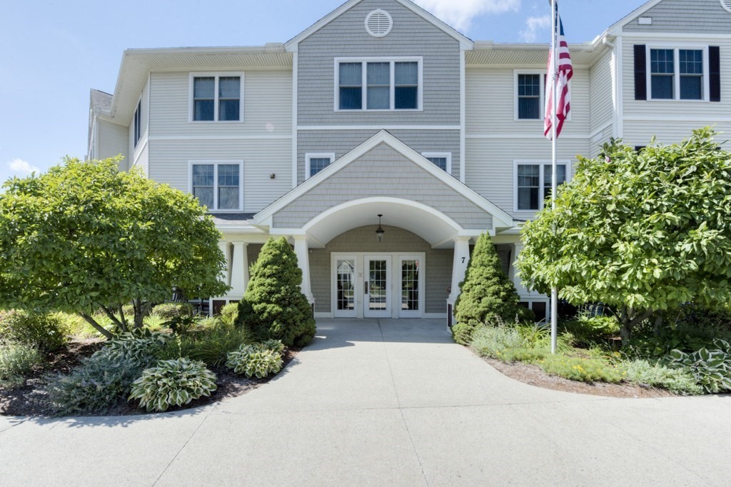 7 Crescent Way 306, Sturbridge, MA 01518 MLS 73029172 Coldwell Banker