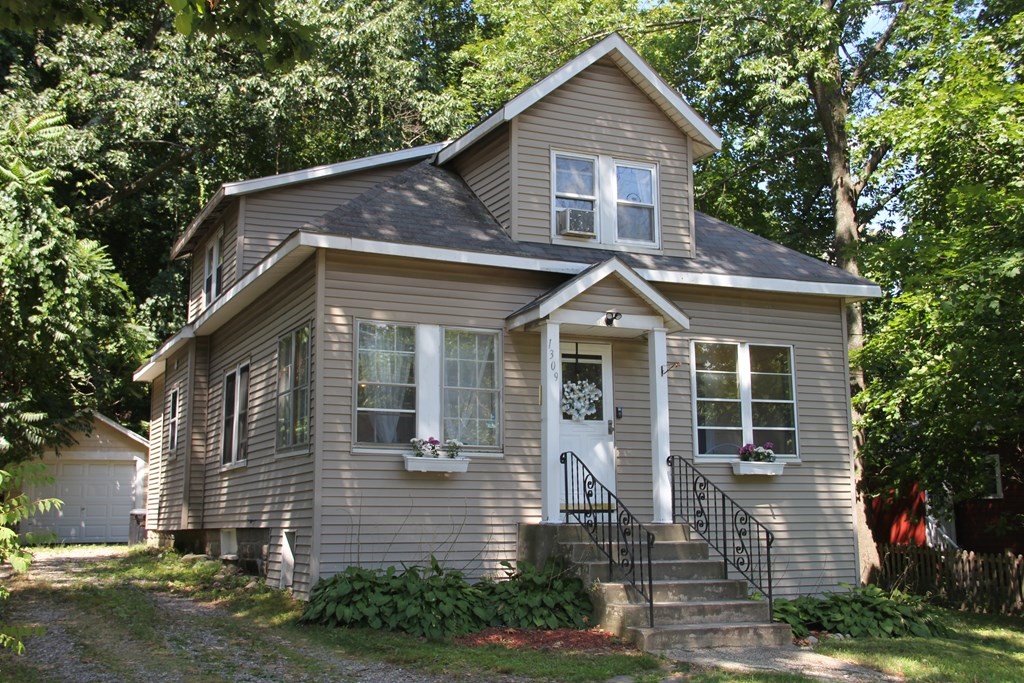1309 Pleasant St, Worcester, MA 01602 MLS 73029734 Coldwell Banker