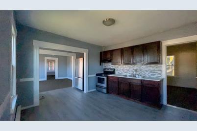 583 Union St, Springfield, MA 01109 - Photo 1