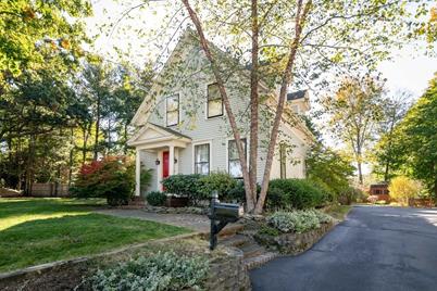 14 Derby St, Hingham, MA 02043 - Photo 1