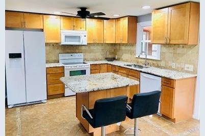 4 Kingsbury Rd, Webster, MA 01570 - Photo 1