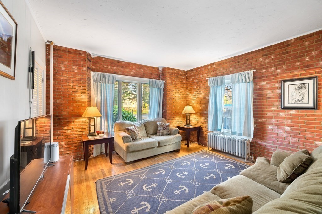 370 Pleasant St, Stoughton, MA 02072 MLS 73061857 Coldwell Banker