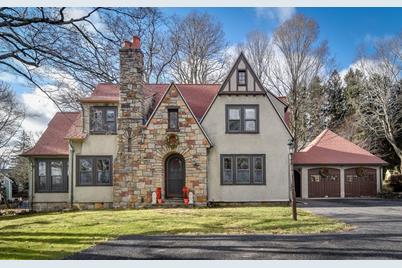 15 Holden St, Worcester, MA 01605 - Photo 1