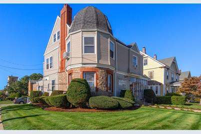 106 West Foster Street, Melrose, MA 02176 - Photo 1