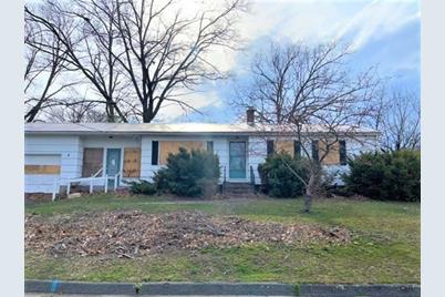 4 Daniel Dr, Chicopee, MA 01013 - Photo 1