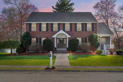 22 Grant St, Woburn, MA 01801 - Photo 1