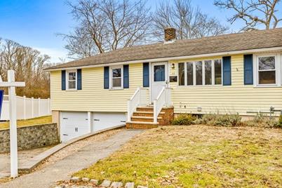 44 Rhodes Circle #44, Hingham, MA 02043 - Photo 1