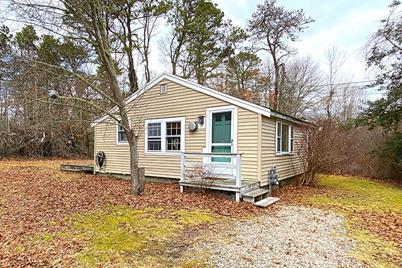 195 Dunns Pond Road, Barnstable, MA 02601 - Photo 1