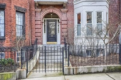 10 Monument Sq #3, Boston, MA 02129 - Photo 1