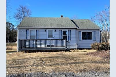 9 Richfield Ave, Ware, MA 01082 - Photo 1