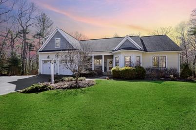 128 Quaker St, Northbridge, MA 01534 - Photo 1