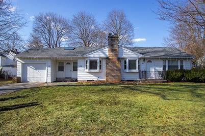 104 W Calvin St, West Springfield, MA 01089 - Photo 1