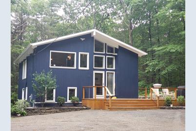 28 Butterhill Rd, Pelham, MA 01002 - Photo 1