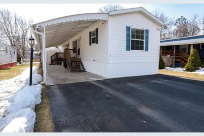 556 Central Street #5, Leominster, MA 01453 - Photo 1