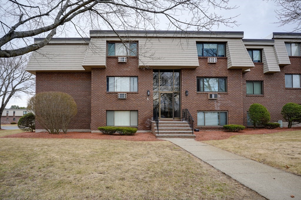 6 Hallmark Gdns 7, Burlington, MA 01803 MLS 73093320 Coldwell Banker