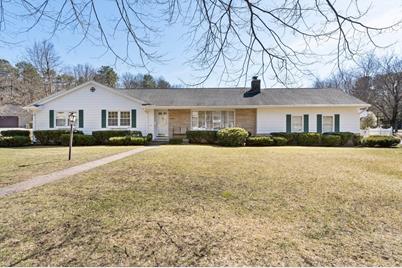 9 Green Willow Dr, Longmeadow, MA 01106 - Photo 1