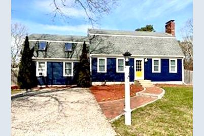 2 Piccadilly Rd, Sandwich, MA 02563 - Photo 1