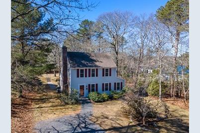 4 Lakeview Dr, Sandwich, MA 02563 - Photo 1