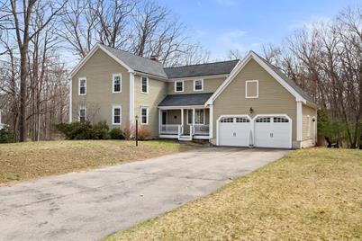 15 Skyline Dr, Medway, MA 02053 - Photo 1