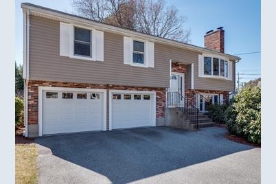 10 Essex St, Reading, MA 01867 - Photo 1