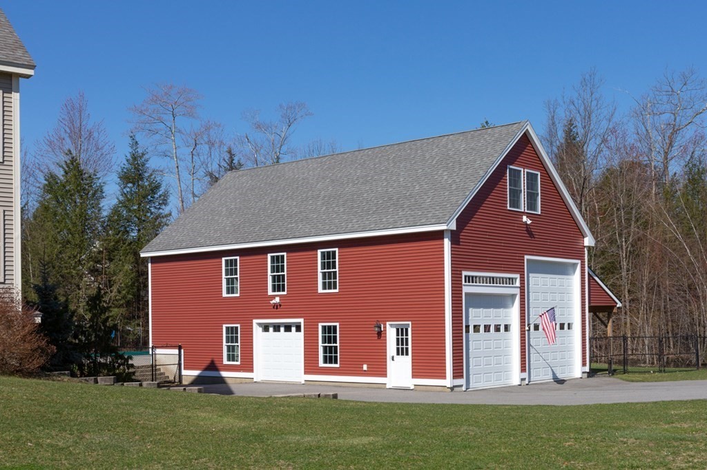 19 Waterford Rd, Sandown, NH 03873 MLS 73100638 Coldwell Banker