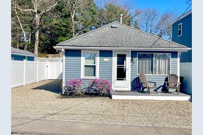 49 Woodbine Ave, Pembroke, MA 02359 - Photo 1