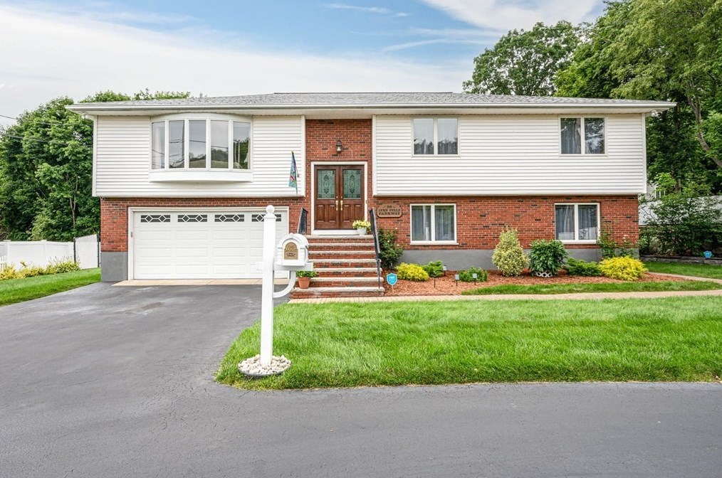 98 Lynn Fells Pkwy, Saugus, MA 01906 MLS 73102210 Coldwell Banker