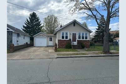 82 Norwell St, New Bedford, MA 02740 - Photo 1