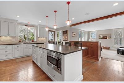 10 Waldron Court, Marblehead, MA 01945 - Photo 1