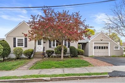 74 Robinson Ave, Braintree, MA 02184 - Photo 1
