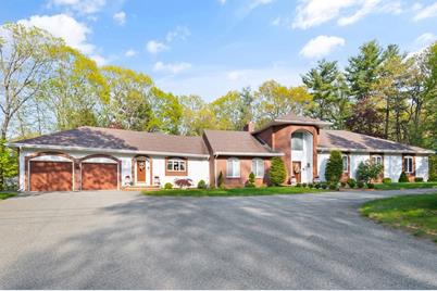 11 Willis Lane, Lynnfield, MA 01940 - Photo 1